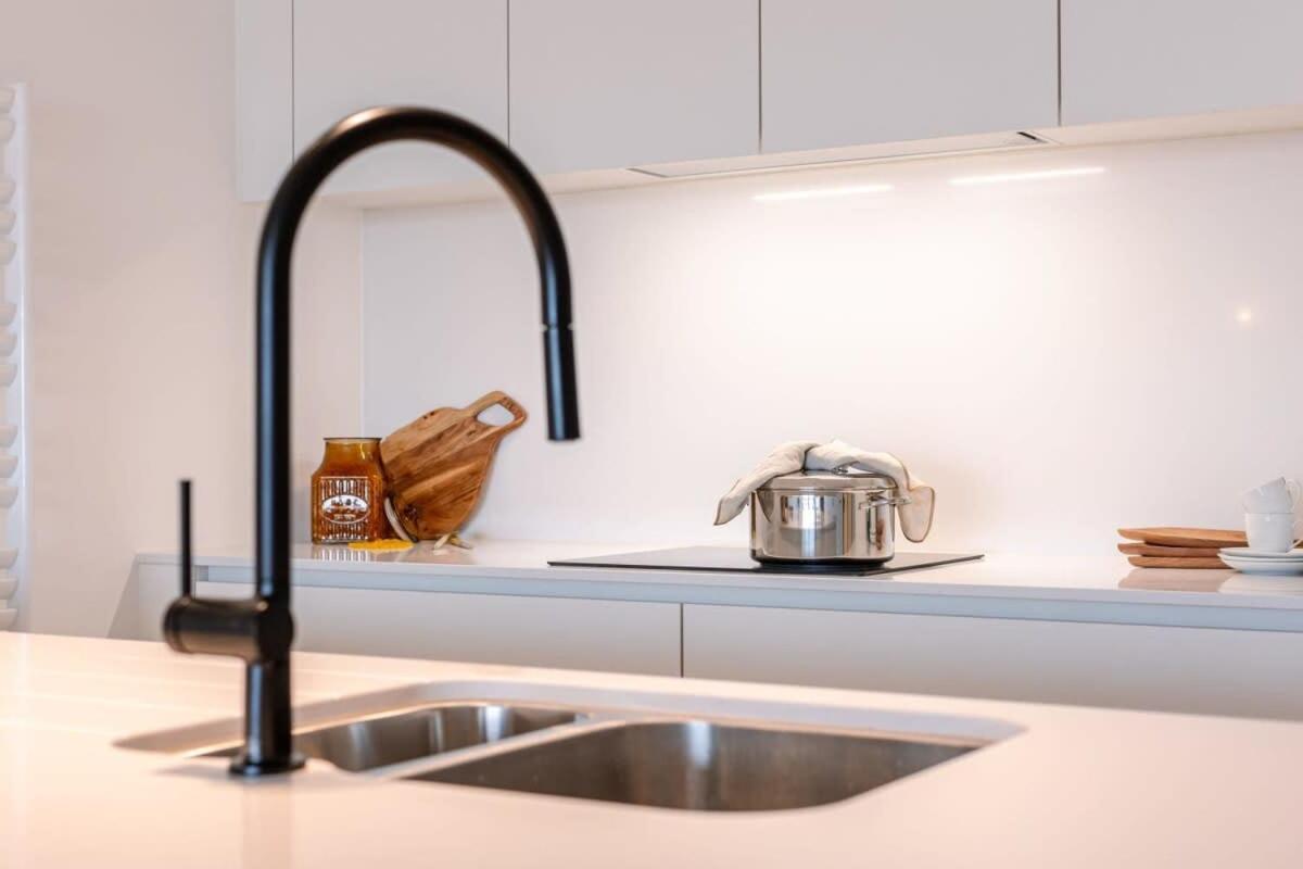 Huswell - Renovated With Sea View And Parking Apartment